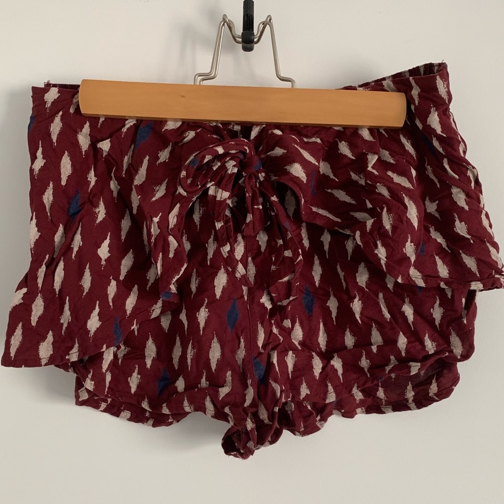 Abercrombie & Fitch ruffled tie up shorts